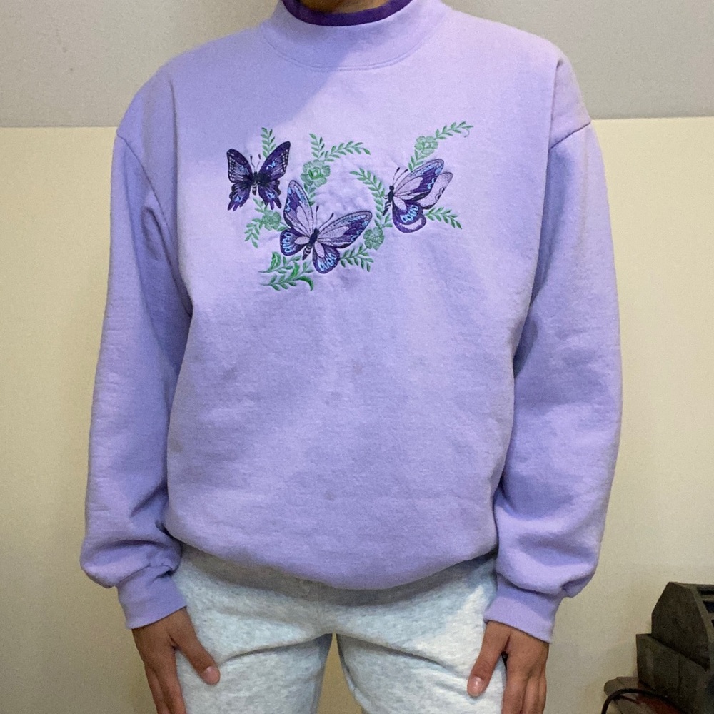 *SOLD* Butterfly embroidered crew - Picture 2 of 7